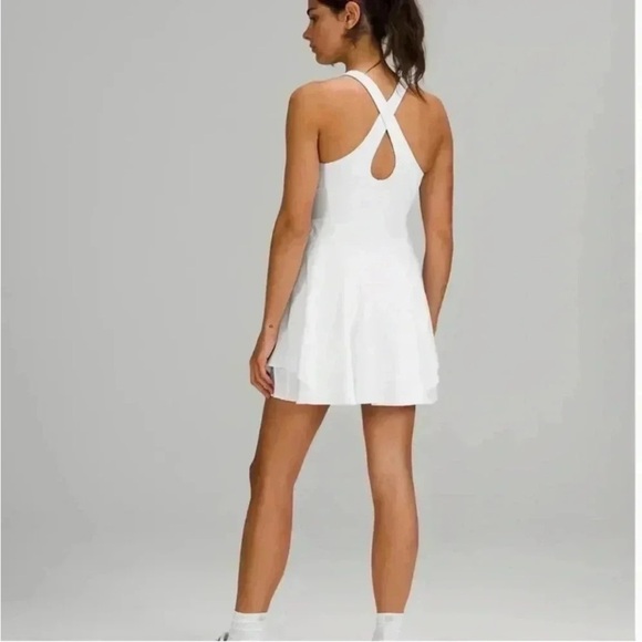 Lululemon "2022" Court Crush Dress
White Size 6 Tennis, Golfing, activewear - Picture 6 of 16